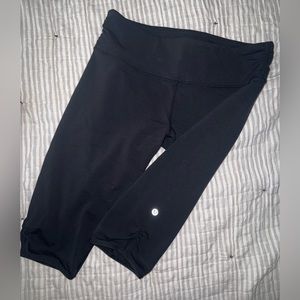 Lululemon capris, black